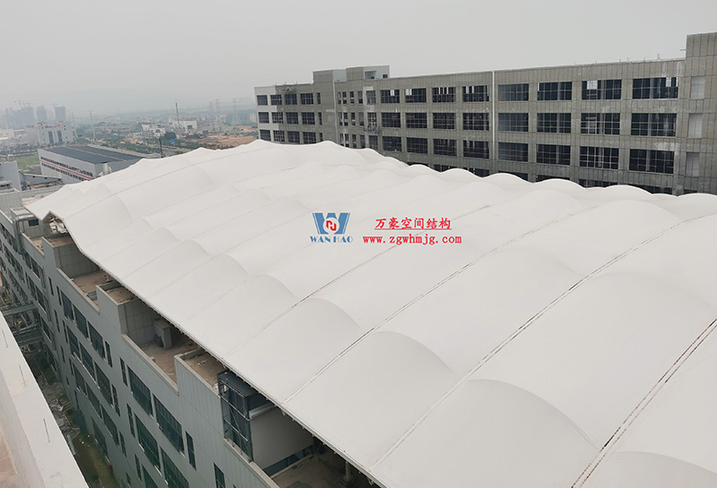 浙江真愛毯業(yè)科技有限公司廠房三屋面膜結(jié)構(gòu)工程完工大吉！