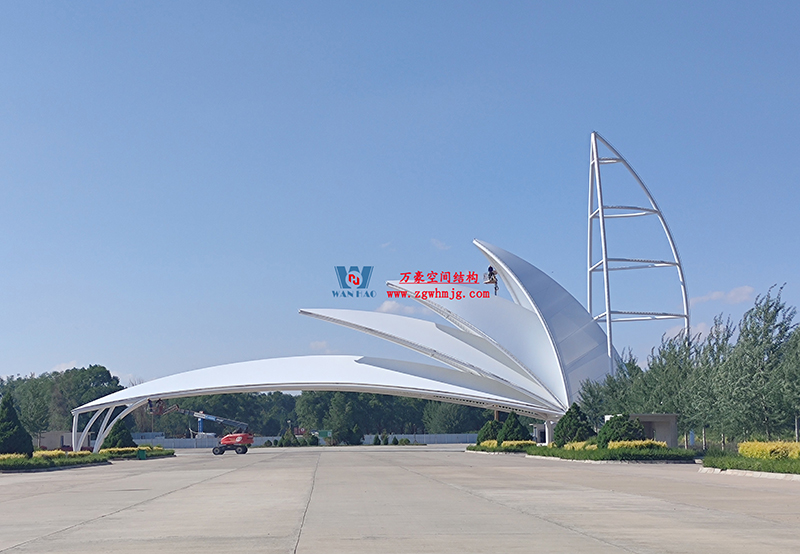 陜西定邊馬蓮灘沙漠公園鋼膜結(jié)構(gòu)工程“奮力快跑”，工程“進(jìn)度條”刷新了!