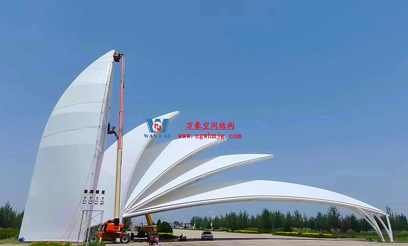 陜西定邊馬蓮灘沙漠公園鋼膜結(jié)構(gòu)工程“奮力快跑”，工程“進(jìn)度條”刷新了!