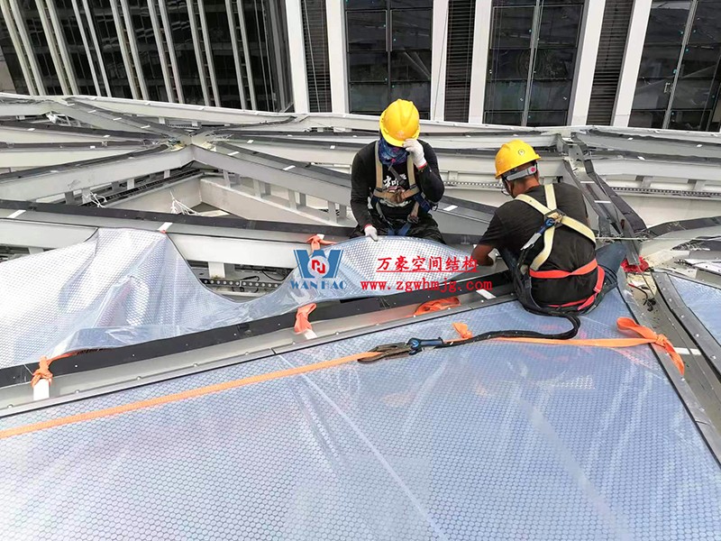 縱使烈日炎炎，腳步從未止歇！海南這個ETFE氣枕膜項目施工進度有最新消息