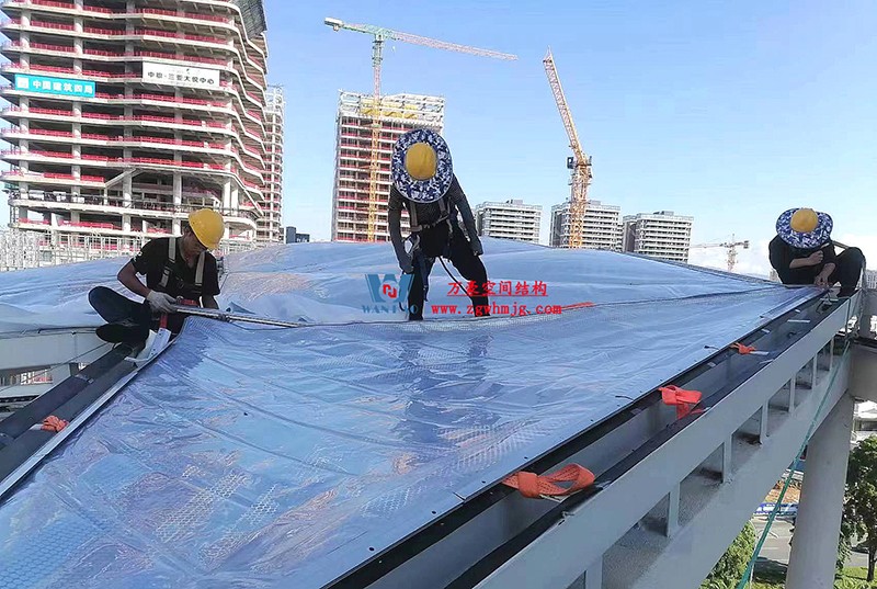 縱使烈日炎炎，腳步從未止歇！海南這個ETFE氣枕膜項目施工進度有最新消息