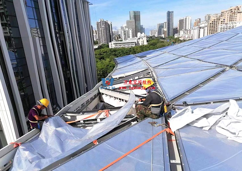 縱使烈日炎炎，腳步從未止歇！海南這個ETFE氣枕膜項目施工進度有最新消息