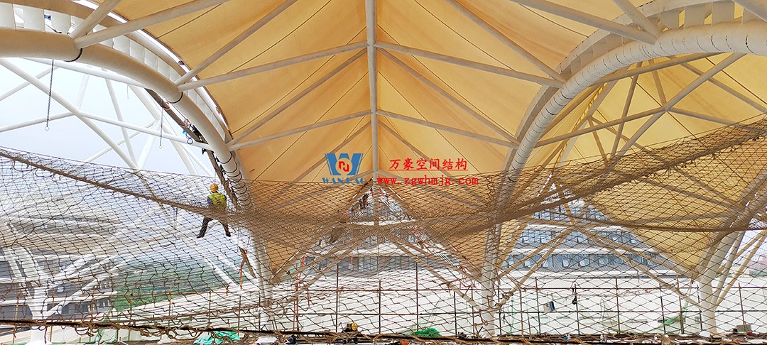 施工加速，這個PTFE膜結(jié)構(gòu)天幕即將完工！