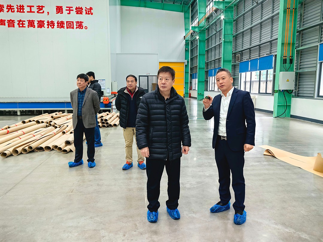 中國鋼結(jié)構(gòu)協(xié)會空間結(jié)構(gòu)分會領導專家一行蒞臨萬豪考察指導工作